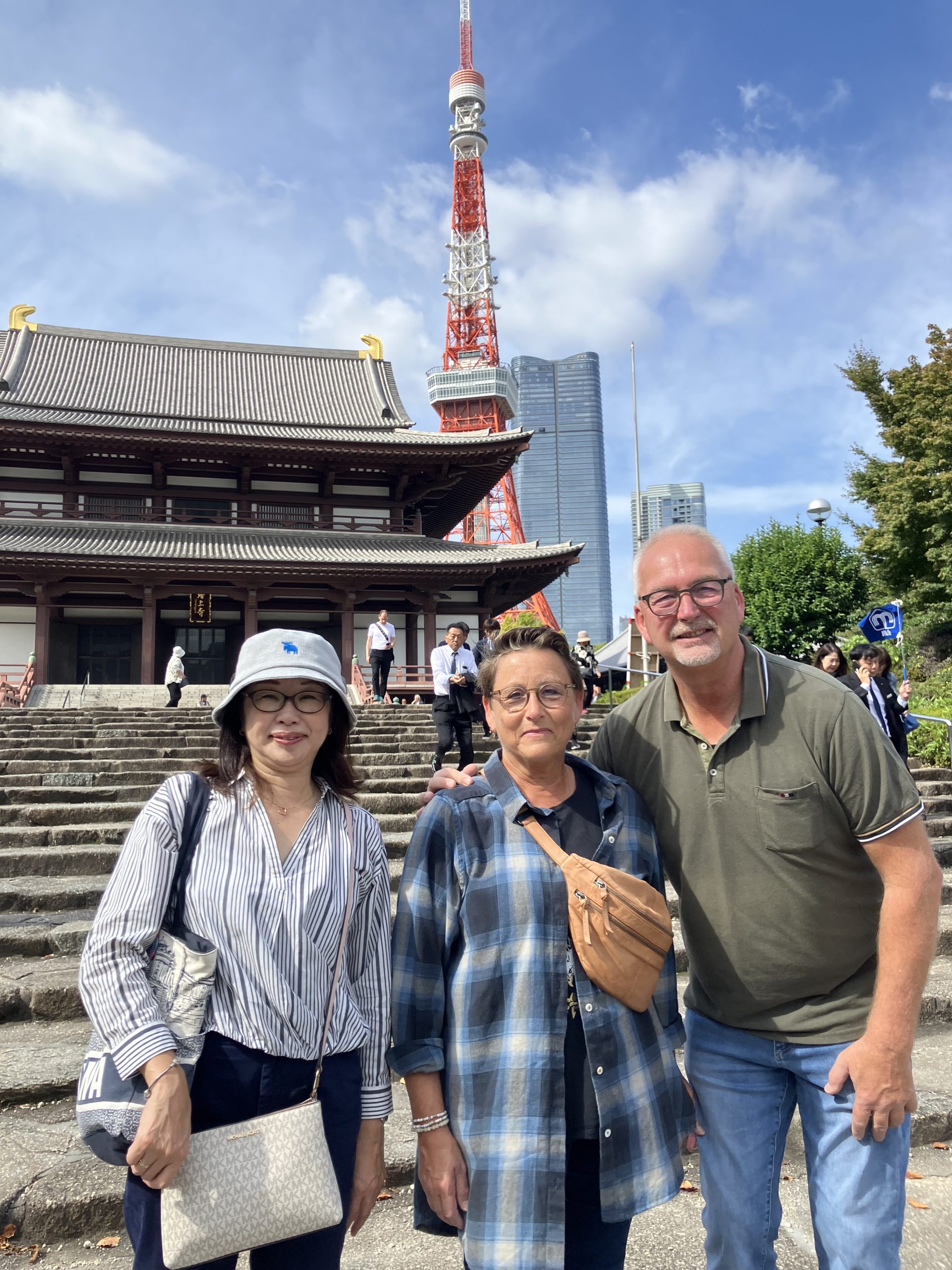 Tokyo in One Day: Zojoji Temple & Harajuku